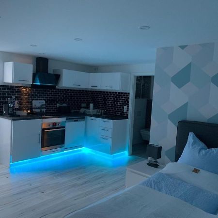 Modern Business Apartment: Central Bonn with Parking Exterior photo
